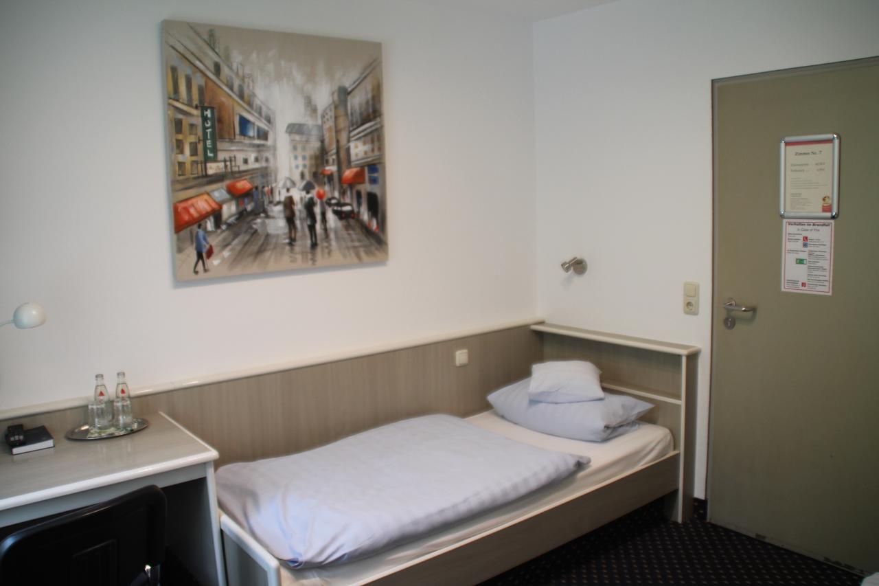 Autobahn Motel Siegerland Ost ซีเกิน ภายนอก รูปภาพ